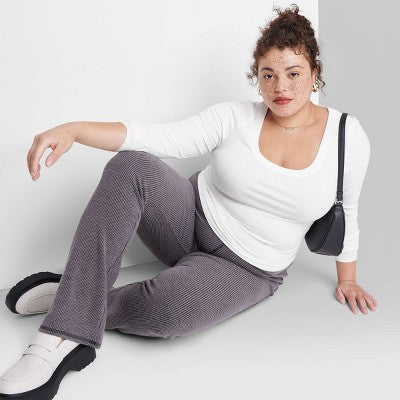  Women's Long Sleeve Scoop Neck T-Shirt - Wild Fable™ 