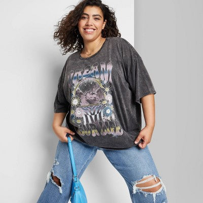  Women's Elbow Sleeve Oversized Graphic T-Shirt - Wild Fable™