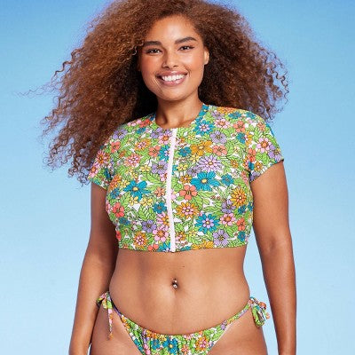  Women's Short Sleeve Zip Front Rashguard - Wild Fable™ Tropical Print