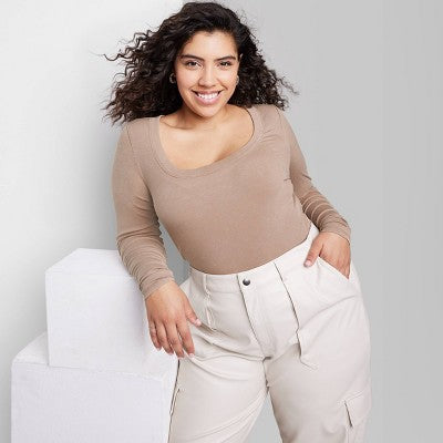  Women's Long Sleeve Scoop Neck T-Shirt - Wild Fable™ 